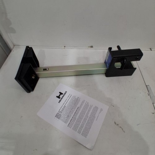 HEININGER HITCHMATE RETRACTABLE TRUCK STEP FOR STANDARD 2" RECIEVERS, EXTENDS 23.5" FRMO YOUR HITCH RECEIVER, HEAVY-DUTY 500LB CAPACITY, NON-SLIP FINISH - BLACK (MODEL: 4045) image 2