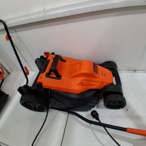 BLACK + DECKER ELECTRIC CORDED LAWN MOWER WITH COMFORT GRIP HANDLE - 12AMP, 17" (MODEL: BEMW482BH) image 5