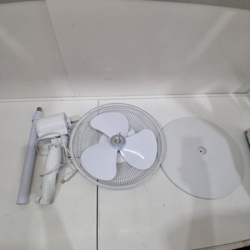 BLACK+DECKER STAND FAN WITH REMOTE - 16" - WHITE (MODEL: BFSR16W) image 3