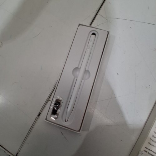 WIRELESS TOUCH SCREEN STYLUS PEN WITH TIPS - FOR SELECT IPAD MODELS - WHITE/BLACK image 2
