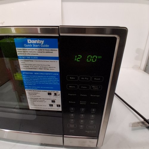 DANBY 4-IN-1 MULTIFUNCTION COUNTERTOP MICROWAVE/AIR FRYER - 1.3 CU.FT. - 1000W - STAINLESS STEEL/BLACK - (MODEL: DBMW1361ABSS) image 2
