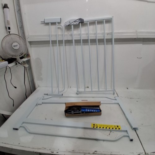 REGALO EASY STEP SAFETY GATE - 29"- 38.5" - WHITE (MODEL : 1160-DS) image 2