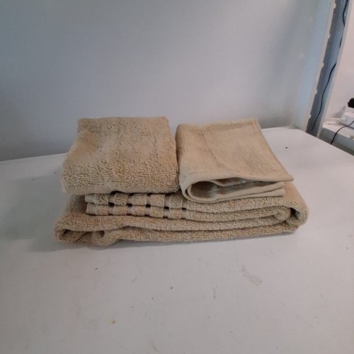3PC ROYALE LUXURY TOWELS TOWELS - BEIGE image 3