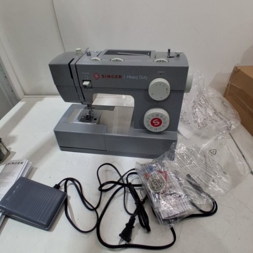 SINGER 4452 HIGH SPEED HEAVY DUTY SEWING MACHINE WITH ACCESSORIES - GREY (MODEL: 4452) image 3
