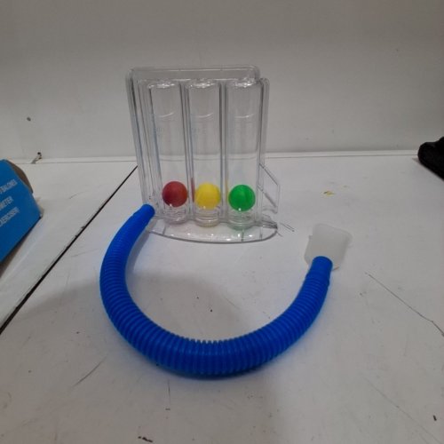 DEEP BREATHING LUNG EXERCISER SPIROMETER - 3 BALL SYSTEM image 3