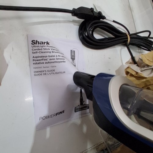 SHARK ULTRALIGHT PET PRO CORDED STICK/HANDHELD VACUUM WITH POWERFINS AND SELF-CLEANING BRUSHROLL - 120V - BLUE (MODEL: HZ600C) image 2