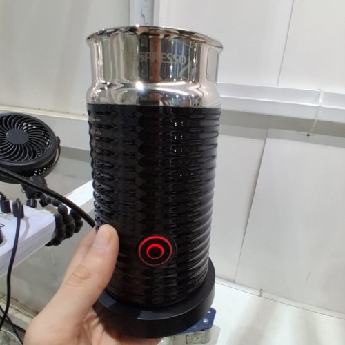 NESPRESSO VERTUO POP+ DELUXE COFFEE AND ESPRESSO MACHINE BY BREVILLE WITH AEROCCINO MILK FROTHER - BLACK - (MODEL: ENV92BAECA) image 5