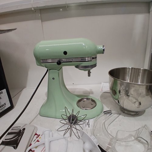 KITCHENAID ARTISAN SERIES TILT-HEAD ELECTRIC STAND MIXER WITH SPLASH GUARD - 5QT. BOWL - PISTACHIO GREEN (MODEL: KSM150PSPT) image 2