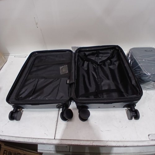 TRAVELARIM HARD CARRY-ON LUGGAGE SET WITH WHEELS AND MAKEUP CASE - 22" - GREY image 3