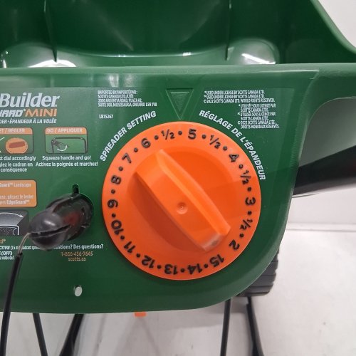 SCOTTS FOLDABLE TURF BUILDER, EDGEGUARD MINI BROADCAST SPREADER/SEEDER - 5000 SQ FT - GREEN/BLACK (MODEL: LB15267) image 2