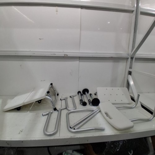DRIVE MEDICAL SPLASH DEFENSE TUB TRANSFER BENCH FOR BATHTUB WITH CURTAIN GUARD PROTECTION - 400LB MAX, 28" L X 16" D - WHITE AND SILVER - (MODEL: RTL12032KDR) image 2