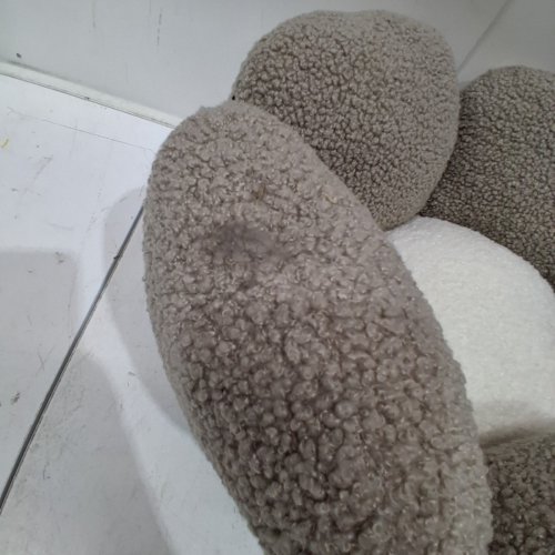 FLOWER PET BED - 16" - TAUPE AND WHITE image 3