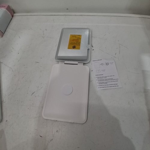 PORTABLE TRAVEL MAKEUP MIRROR WITH TOUCH SCREEN - WHITE image 3