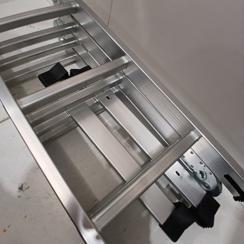 VEVOR 7-IN-1 MULTI-PURPOSE FOLDING LADDER - UP TO 12FT LENGTH - 330LB MAX - SILVER/BLACK (MODEL: KMP403A) image 3
