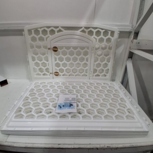 IRIS USA 4-PANEL FOLDABLE PET PLAY PEN FOR INDOOR/OUTDOOR, EASY SETUP WITH BUILT-IN HANDLE, WHITE HEXAGONS (MODEL:CI-604E) image 2