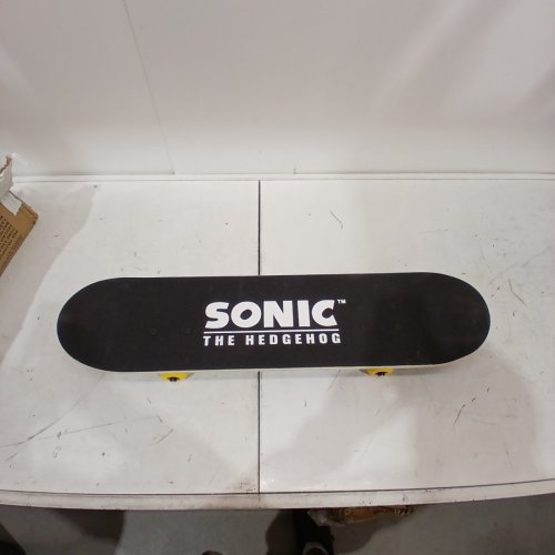 SONIC AND FRIENDS FOUR CHARACTER SKATEBOARD - 31" - (MODEL: AB031211-V1) image 3