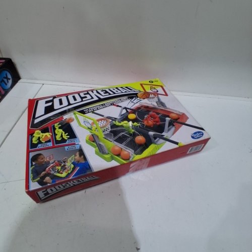HASBRO FOOSKETBALL GAME -FOOSEBALL+BASKETBALL TAPLETOP GAME FOR KIDS image 3