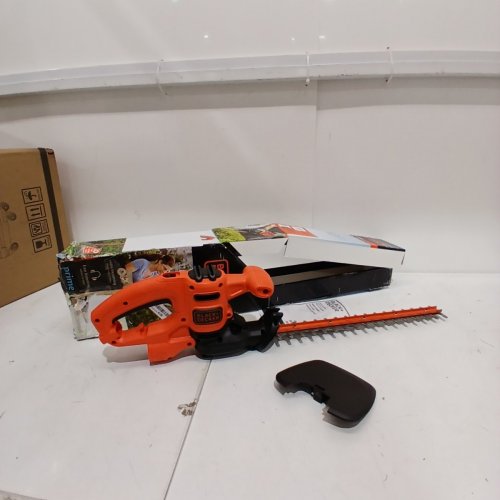 BLACK + DECKER ELECTRIC CORDED HEDGE TRIMMER WITH DUAL-ACTION BLADE, 17" (MODEL: BEHT150) image 3