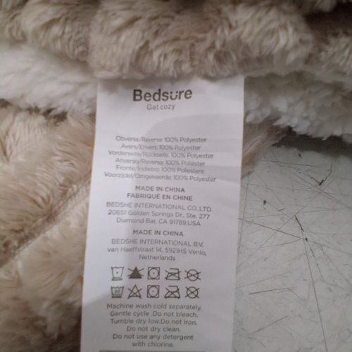 BEDSURE CORDUROY SOFT COZY SHERPA FLEECE BLANKET - TWIN (60" X 80") - BEIGE/WHITE (MODEL: CORDUROY SHERPA BLANKET) image 3