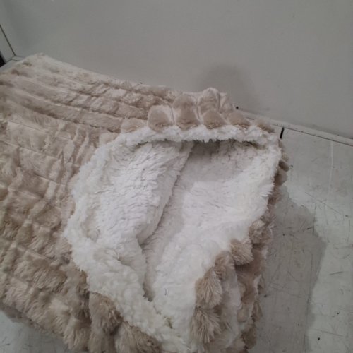 BEDSURE CORDUROY SOFT COZY SHERPA FLEECE BLANKET - TWIN (60" X 80") - BEIGE/WHITE (MODEL: CORDUROY SHERPA BLANKET) image 5