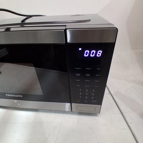 FRIGIDAIRE MICROWAVE OVEN - 0. 9CU.FT - 900W - STAINLESS STEEL (MODEL: EMW959-C) image 3