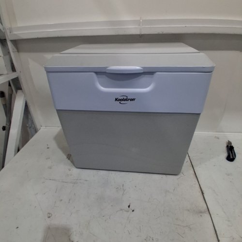 KOOLATRON VOYAGER COOLER, 29 QT. (P27) image 2