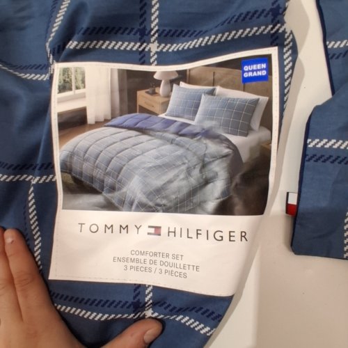 3PC TOMMY HILFIGER COMFORTER SET - QUEEN - BLUE/NAVY (MODEL: 1976201) image 2