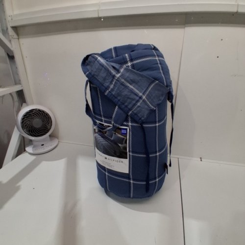 3PC TOMMY HILFIGER COMFORTER SET - QUEEN - BLUE/NAVY (MODEL: 1976201) image 5