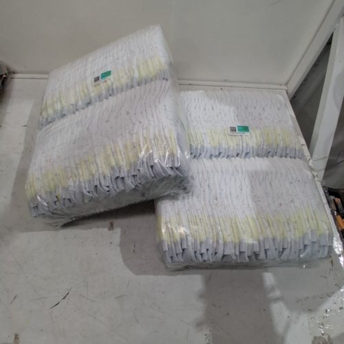 132PK PAMPERS SWADDLERS DIAPERS - SIZE 3 image 2