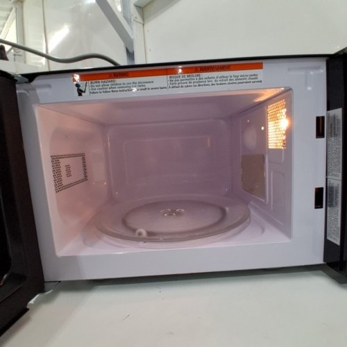 DANBY COUNTERTOP MICROWAVE - 0.7 CU.FT - BLACK - (MODEL: DBMW0721BBB) image 3