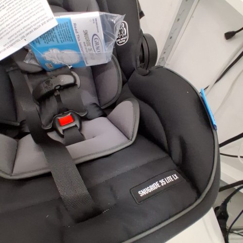 GRACO SNUGRIDE 35 LITE LX INFANT CAR SEAT - 4-35LBS CAPACITY - GOTHAM FASHION BLACK/GREY (MODEL: 2143034) image 4