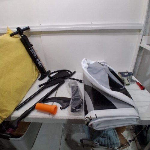 SERENELIFE FREE FLOW PREMIUM STAND UP PADDLE BOARD, SUP BOARD W/ ACCESSORIES & CARRYING BAG, 11FT (WHITE/BLACK) image 4