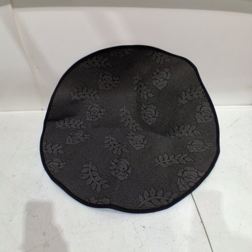 PIANO KEYBOARD ROUND AREA RUG - 31.5" - BLACK / WHITE image 3
