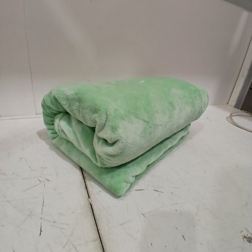 KATE SPADE PLUSH THROW BLANKET - 60" X 70" - MINT GREEN (MODEL: 1859162) image 2