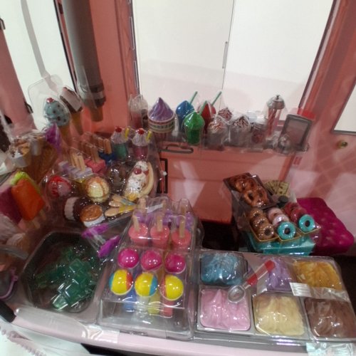 OUR GENERATION SWEET STOP ICE CREAM TRUCK - FOR 18" DOLLS - PINK - (MODEL:‎BD37363Z image 3