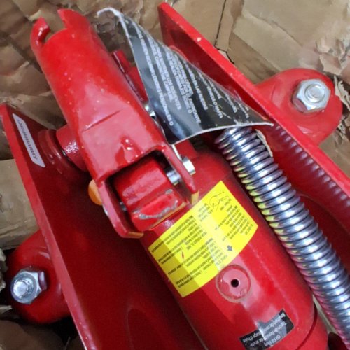 BIG RED TORIN BIG RED HYDRAULIC TROLLEY FLOOR JACK - 3 TON CAPACITY - RED (MODEL: T83006) image 3