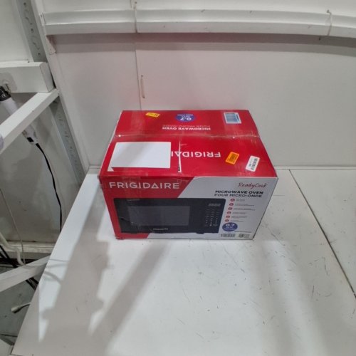 FRIGIDAIRE READYCOOK COUNTERTOP MICROWAVE OVEN - 0.7CU FT, 700W - BLACK (MODEL: EMW733-BLACK) image 7