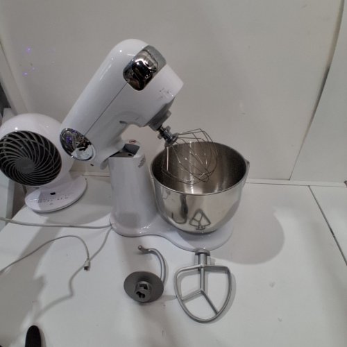 CUISINART PRECISION MASTER TILT-HEAD STAND MIXER WITH SPLASH GUARD & ATTACHMENTS - 5.5QT. BOWL - WHITE (MODEL: SM-50C) image 3