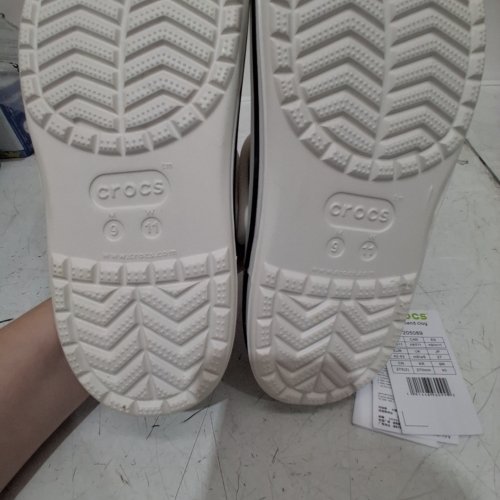 UNISEX CROCS BAYABAND CLOG SHOE - MENS 9 WOMENS 11 - WHITE / BLACK image 4