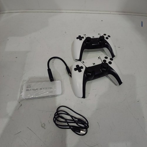 NEWCOMER RETRO HANDHELD GAME CONSOLE WITH 19,000 GAMES - 4K HD QUALITY - WHITE - (MODEL: M15 PLUS) image 2