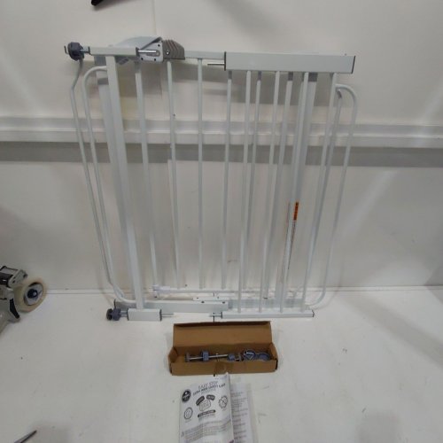 REGALO EASY STEP EXTRA WIDE BABY GATE - 30" X 29"- 49" - WHITE (MODEL: 1164 EW DS) image 2