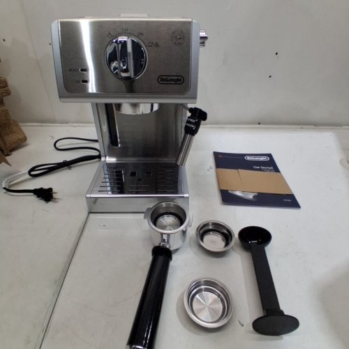 DELONGHI ESPRESSO & CAPPUCCINO MACHINE WITH BUILT-IN MILK FROTHER - 15 BAR - STAINLESS STEEL (MODEL: ECP3620) image 9