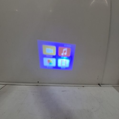 PORTABLE LED MINI PROJECTOR WITH REMOTE - 1080P - WHITE/BLACK image 2