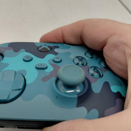 XBOX WIRELESS CONTROLLER - FOR XBOX SERIES X|S, XBOX ONE, AND WINDOWS 10 DEVICES - MINERAL CAMO (MODEL: QAU-00073) image 4