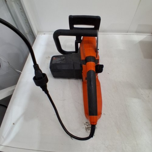 BLACK + DECKER ELECTRIC CORDED CHAINSAW - 18" BLADE - 15 AMP - ORANGE/BLACK (MODEL: CS1518) image 2