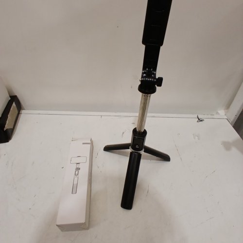 ANXRE MULTI-USE SELFIE STICK AND TRIPOD STAND WITH REMOTE - 50" - BLACK - (MODEL: ANXST01BL) image 2
