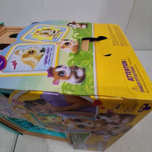 LITTLE LIVE PETS MAMA SURPRISE SOFT INTERACTIVE GUINEA PIG FAMILY & HUTCH (MODEL: 26410) image 3