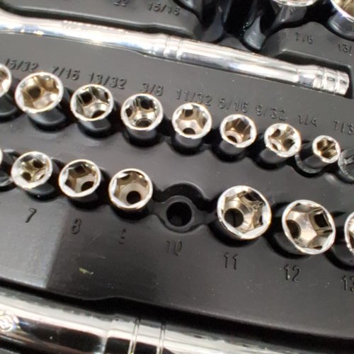 100PC WORKPRO SOCKET & RATCHET SET - (MODEL: 9513) image 4