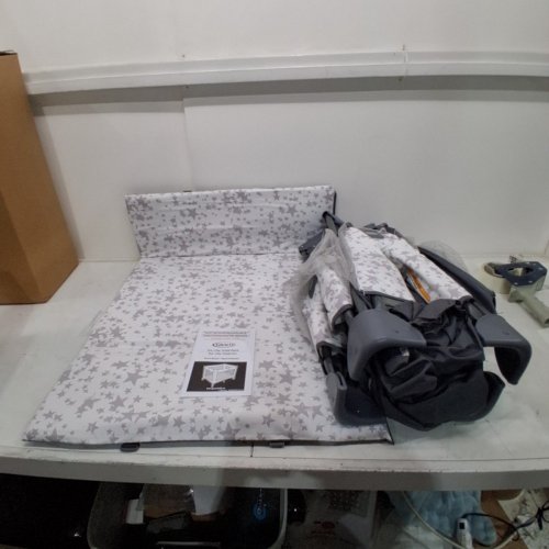 GRACO PACK N' PLAY PLAYARD PORTABLE FOLDABLE PLAYPEN - STARS/GREY (MODEL: 2132844) image 2