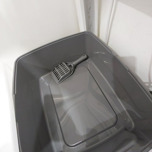 IRIS OPEN TOP CAT LITTER BOX KIT WITH SHIELD AND SCOOP - 16" X 12" - DARK GREY/CLEAR - (MODEL: CLH-12) image 3